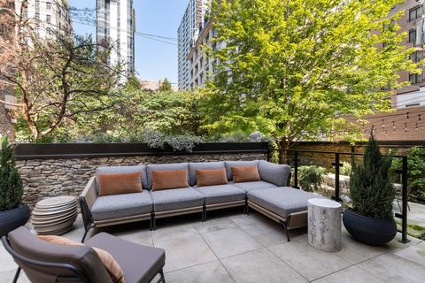 54 E Scott St, Chicago, IL 60610 photo 25