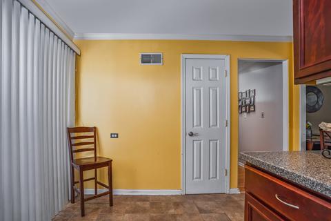 1013 Bode Rd, Elgin, IL 60120 photo 5