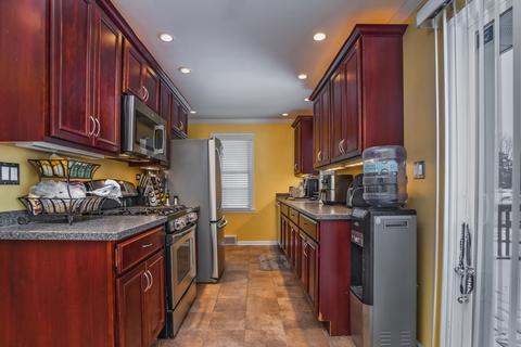 1013 Bode Rd, Elgin, IL 60120 photo 4
