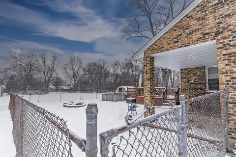 1013 Bode Rd, Elgin, IL 60120 photo 9