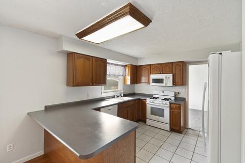 2301 Sumac Dr, Champaign, IL 61821 photo 5