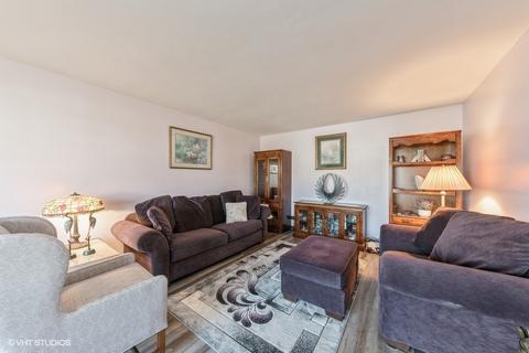 835 Concord Ln, Hoffman Estates, IL 60192 photo 4