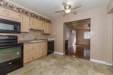 1106 Maplewood Dr, Normal, IL 61761 photo 14