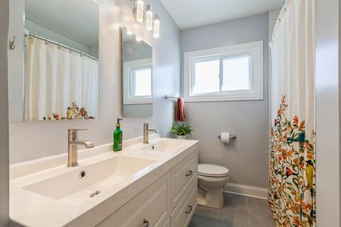 923 Clark Ln, Des Plaines, IL 60016 photo 17