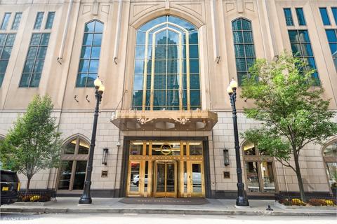 21 E Huron St #1105, Chicago, IL 60611 photo 1