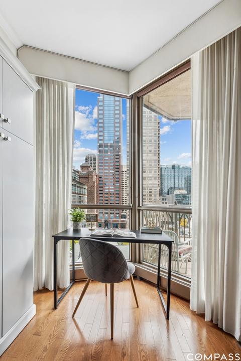 21 E Huron St #1105, Chicago, IL 60611 photo 8