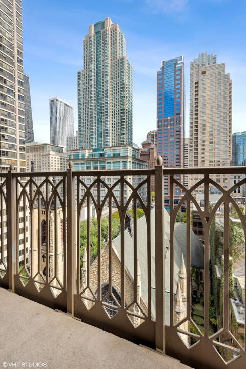 21 E Huron St #1105, Chicago, IL 60611 photo 34