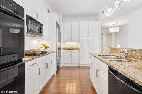 21 E Huron St #1105, Chicago, IL 60611 photo 17