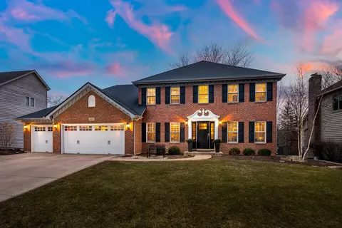 1327 Ada Ln, Naperville, IL 60540