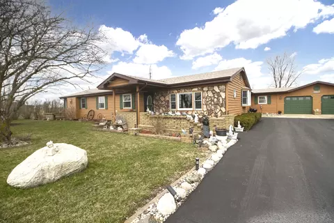 662 E 1900 North Rd, Gilman, IL 60938