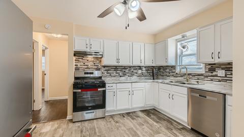 644 E 155th Pl, Phoenix, IL 60426 photo 8