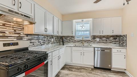 644 E 155th Pl, Phoenix, IL 60426 photo 10
