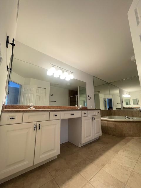 5583 Mcdonough Rd, Hoffman Estates, IL 60192 photo 10