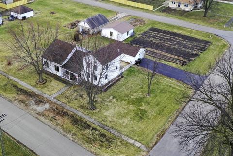211 N Monroe St, Gardner, IL 60424 photo 2