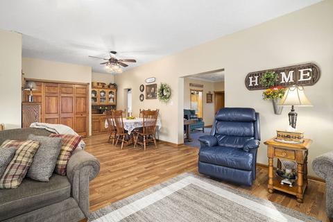 211 N Monroe St, Gardner, IL 60424 photo 6