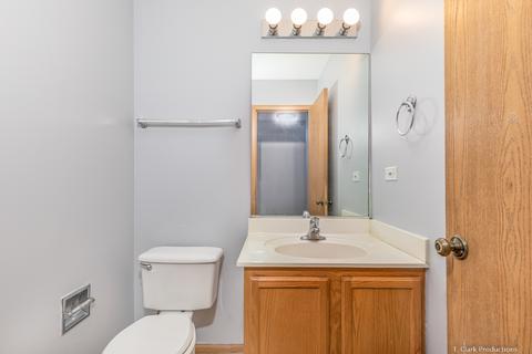 2439 Dickens Dr, Aurora, IL 60503 photo 17