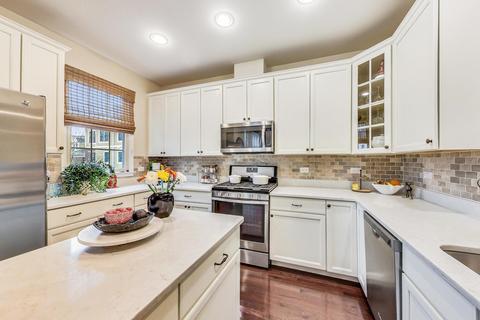 2610 Commons Dr, Glenview, IL 60025 photo 12