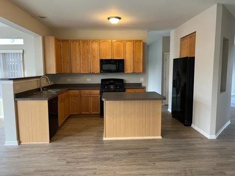 28792 Pilgrims Pass, Lakemoor, IL 60051 photo 3