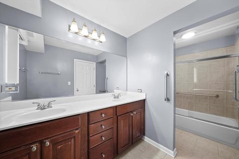 5400 Astor Ln #117, Rolling Meadows, IL 60008 photo 16
