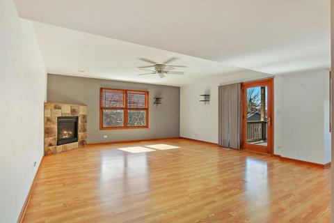 905 Peter St, Mchenry, IL 60051 photo 4