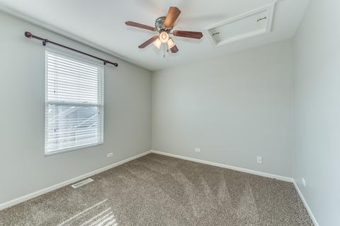 1005 Reserve Dr, Elgin, IL 60124 photo 14