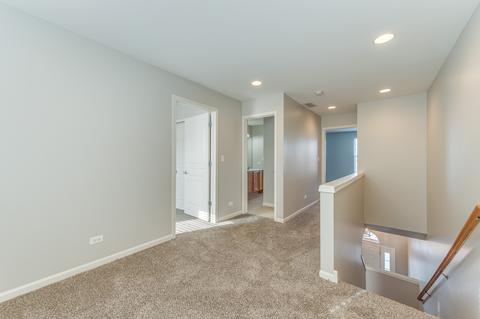 1005 Reserve Dr, Elgin, IL 60124 photo 10