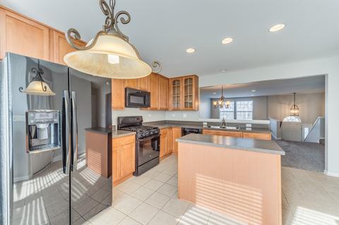 1005 Reserve Dr, Elgin, IL 60124 photo 6