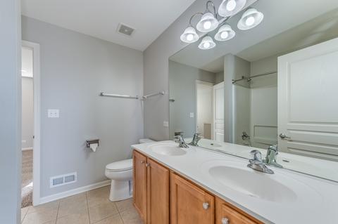 1005 Reserve Dr, Elgin, IL 60124 photo 13