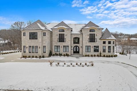 9476 Falling Waters Dr E, Burr Ridge, IL 60527 photo 1