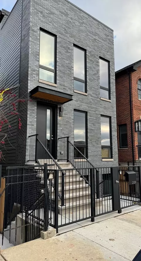 2159 N Oakley Ave, Chicago, IL 60647