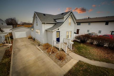 413 E Livingston St E, Pontiac, IL 61764