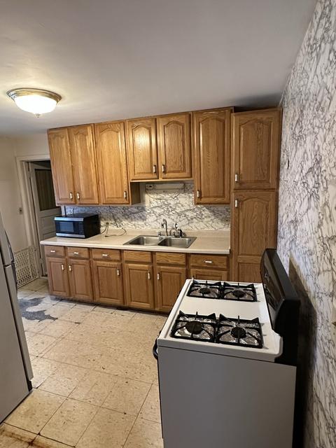 5812 W Maple Ave, Berkeley, IL 60163 photo 14