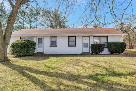 5 Tudor Ct, Champaign, IL 61821 photo 3