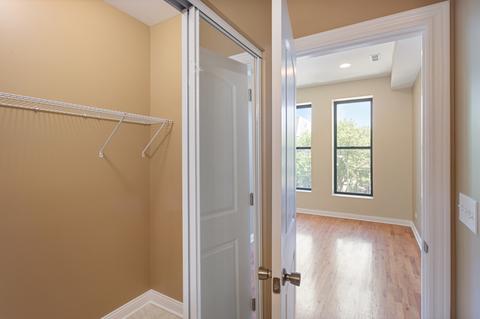 4458 S Berkeley Ave, Chicago, IL 60653 photo 18