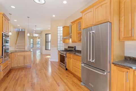 4458 S Berkeley Ave, Chicago, IL 60653 photo 3