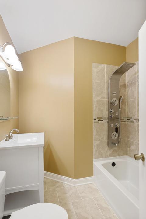 4458 S Berkeley Ave, Chicago, IL 60653 photo 21