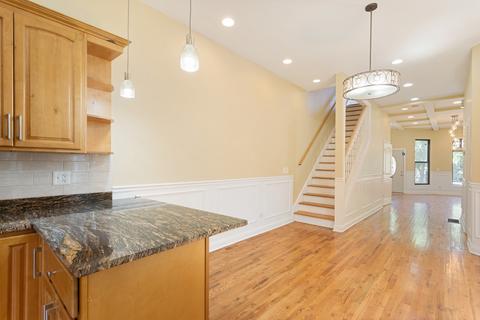 4458 S Berkeley Ave, Chicago, IL 60653 photo 4