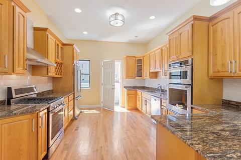 4458 S Berkeley Ave, Chicago, IL 60653 photo 2