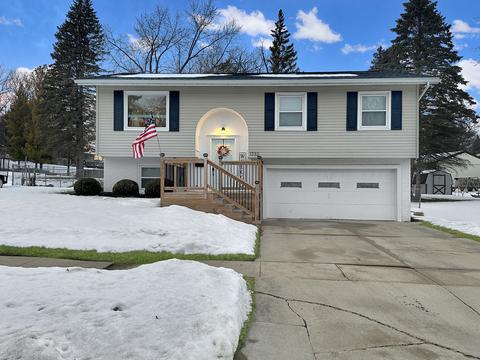 1732 Ridge Dr, Freeport, IL 61032 photo 1