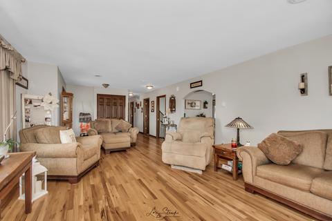7030 S Woods Rd, Gardner, IL 60424 photo 10