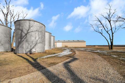 7030 S Woods Rd, Gardner, IL 60424 photo 38
