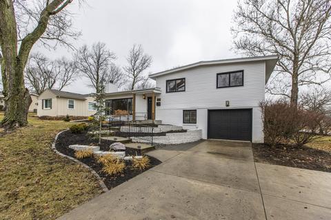 606 Radliff Rd, Bloomington, IL 61701 photo 2