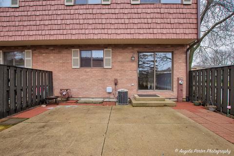 545 Apache Trl, Wheeling, IL 60090 photo 2