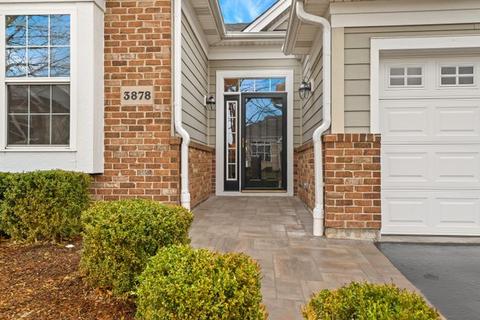 3878 Valhalla Dr, Elgin, IL 60124 photo 2
