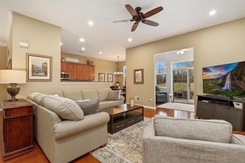 3878 Valhalla Dr, Elgin, IL 60124 photo 4