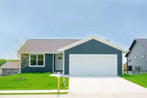 22 Misty Ln, Bloomington, IL 61705