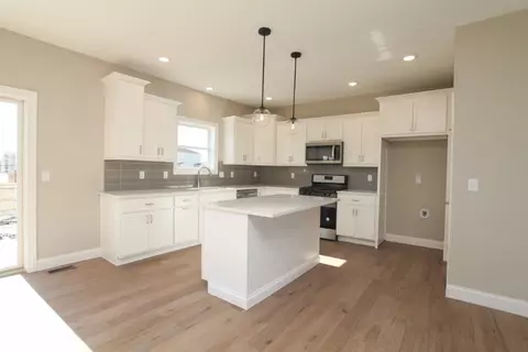 Kitchen - 1725 Eide Rd, Bloomington, IL 61704 photo 2 of 4