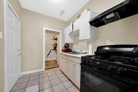 705 E 93rd St, Chicago, IL 60619 photo 4
