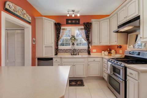 1215 E Grove St, Bloomington, IL 61701 photo 7