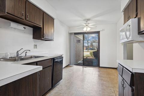 889 Heatherbrook Ct, Wheaton, IL 60189 photo 9